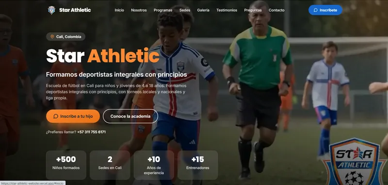 Star Athletic home page: a video hero of kids mid-match behind the academy wordmark, WhatsApp enrollment buttons, and stat tiles for students trained, locations, years and coaches.